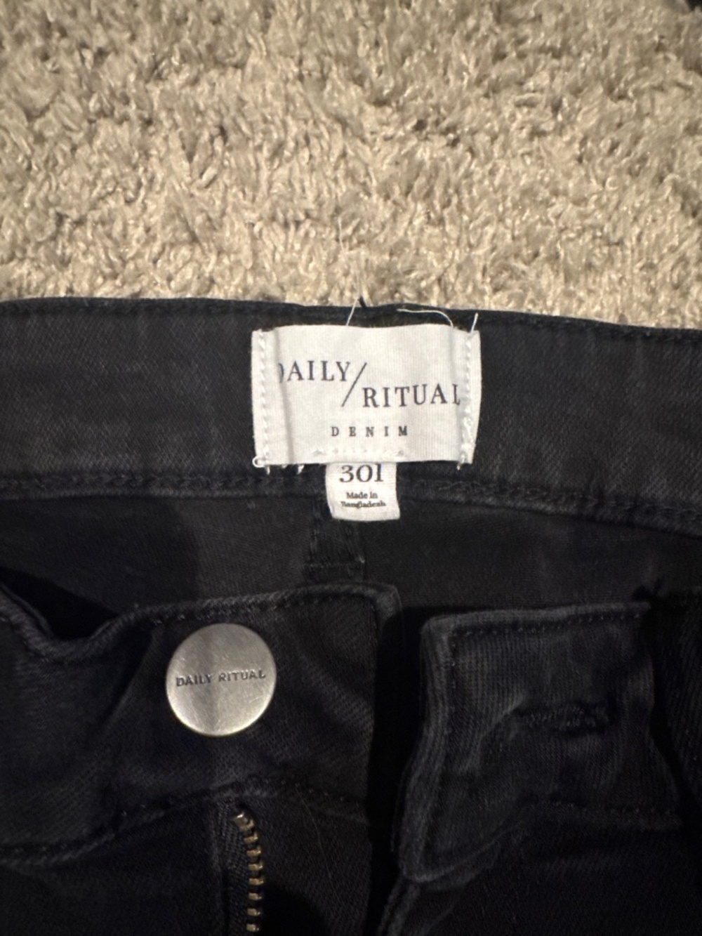 Jeans - Picture 2 of 3